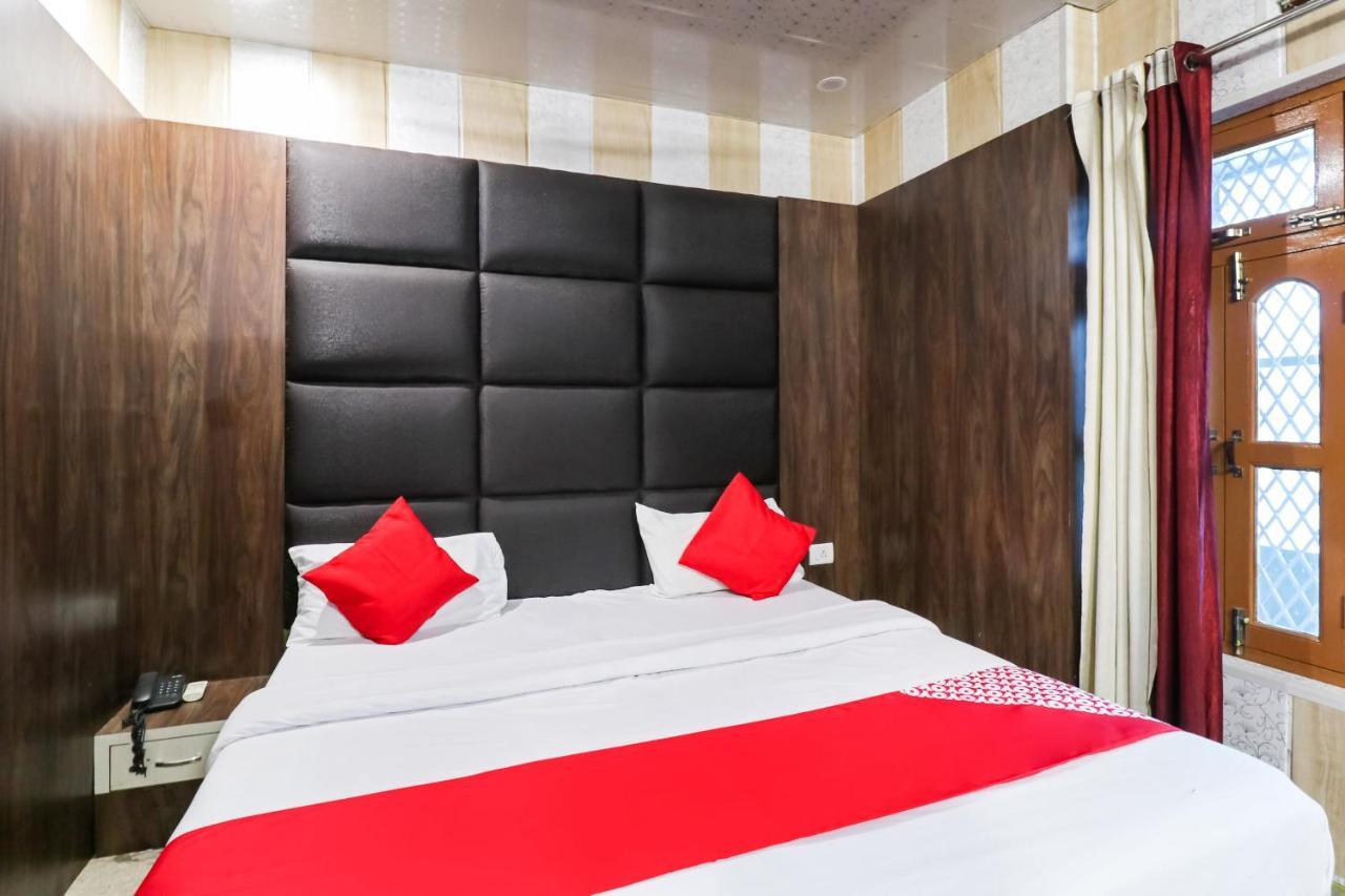 Oyo 6908 Hotel Royal City Āzamgarh Exteriör bild