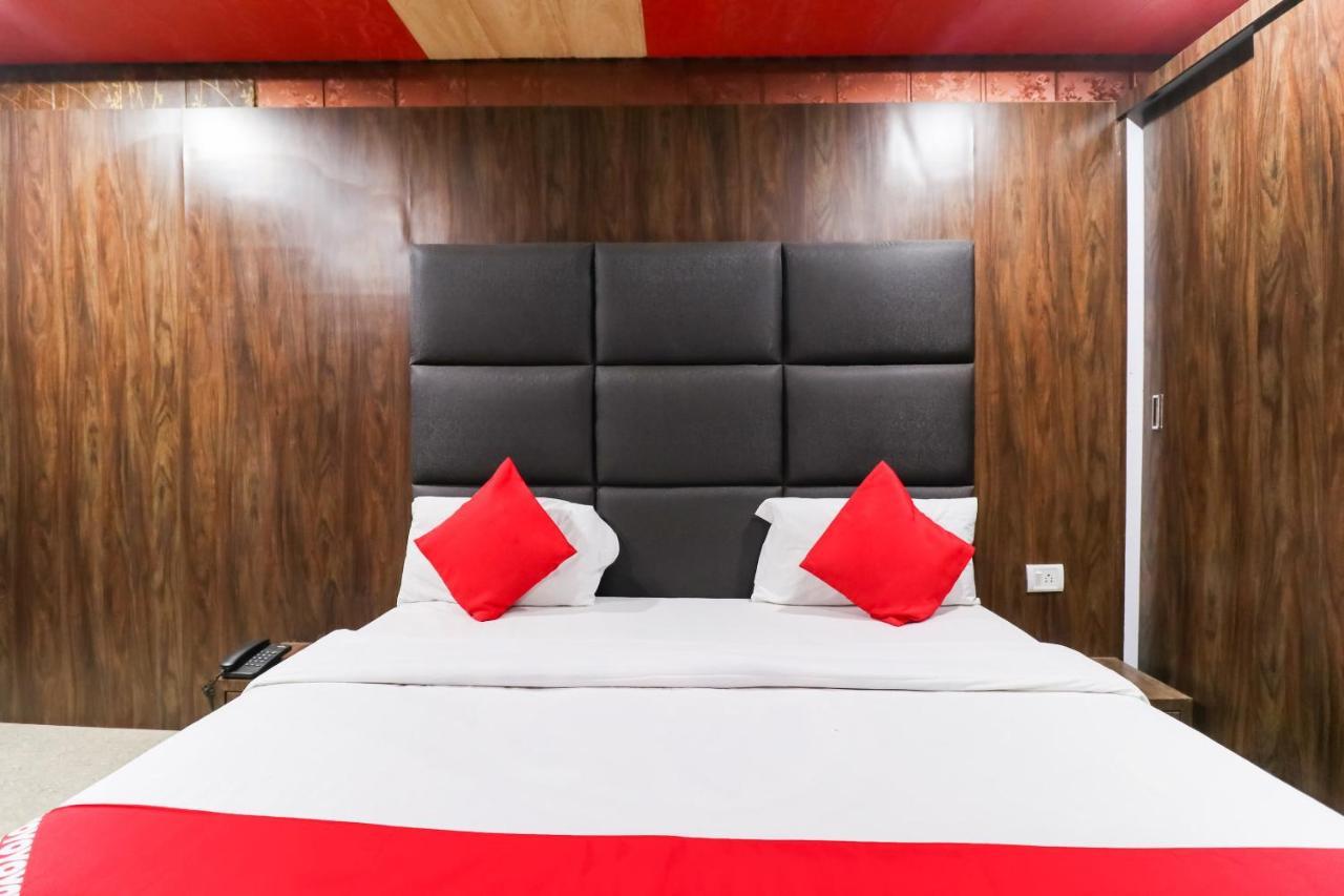 Oyo 6908 Hotel Royal City Āzamgarh Exteriör bild