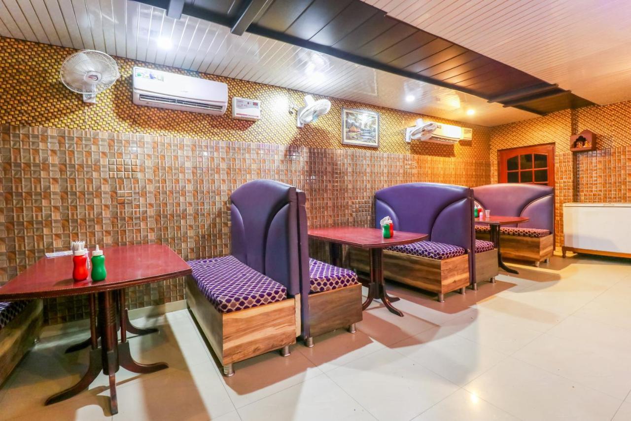 Oyo 6908 Hotel Royal City Āzamgarh Exteriör bild